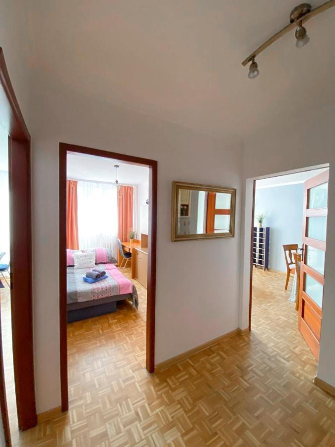 Room №2 Grzybowska 5 The Very Center Of 华沙 外观 照片